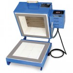 Paragon Industries CS-14S clamshell style kiln.