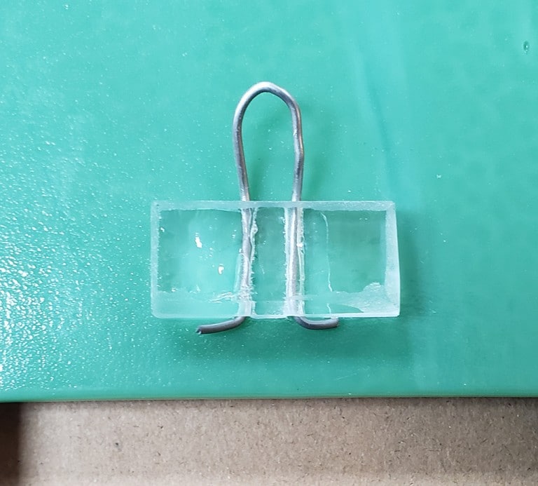 Quick and Sturdy Glass Hanging Option